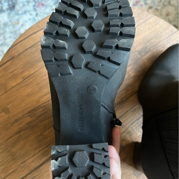 Kelly & Katie Yona Chelsea Boot in Black Size 8.5 - Picture 5 of 5